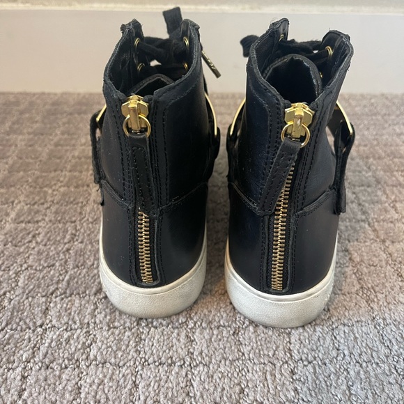 Michael Kors Black High Sneaker with zipper Size 8 - Picture 3 of 5